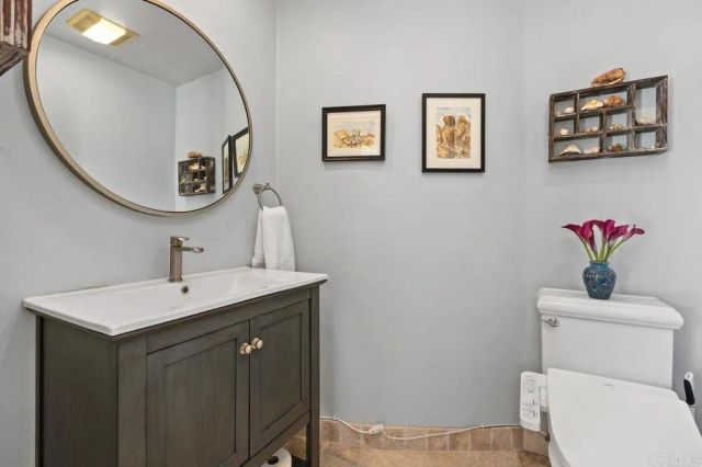 213 Hillcrest Dr., Encinitas, CA 92024