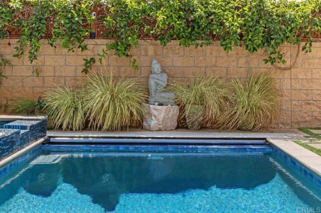 213 Hillcrest Dr., Encinitas, CA 92024