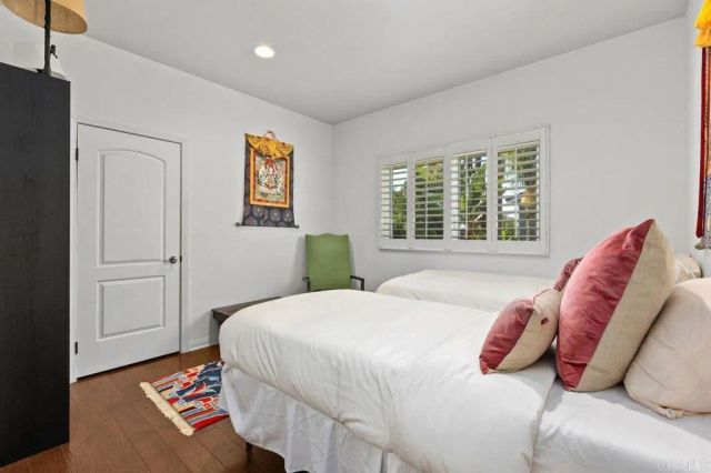 213 Hillcrest Dr., Encinitas, CA 92024