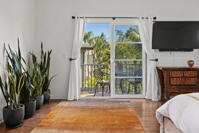 213 Hillcrest Dr., Encinitas, CA 92024