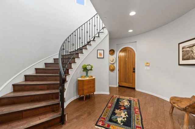 213 Hillcrest Dr., Encinitas, CA 92024