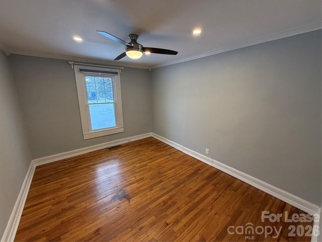 318 N Academy Street, Mooresville, NC 28115