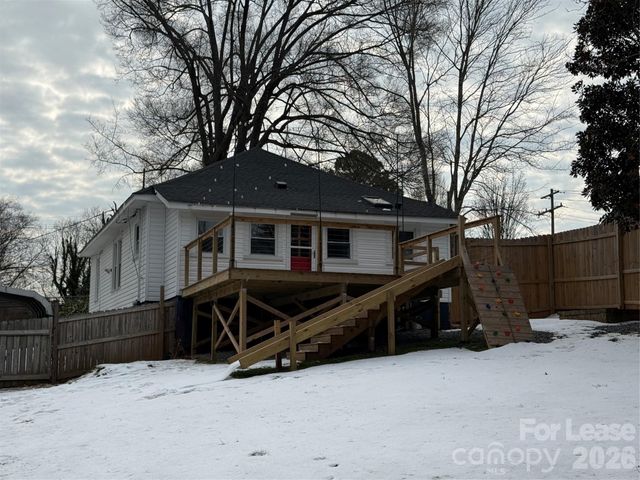 318 N Academy Street, Mooresville, NC 28115