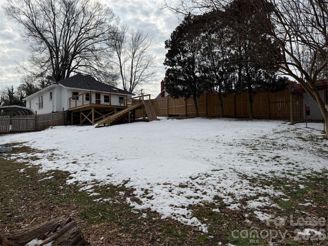 318 N Academy Street, Mooresville, NC 28115