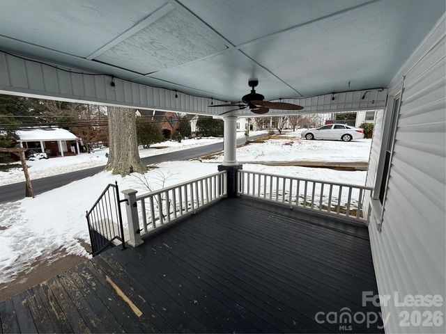 318 N Academy Street, Mooresville, NC 28115