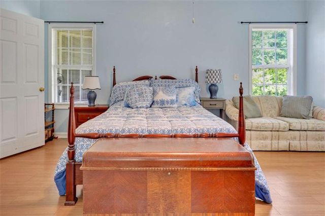 95 Blue Grass Way, Oxford, GA 30054