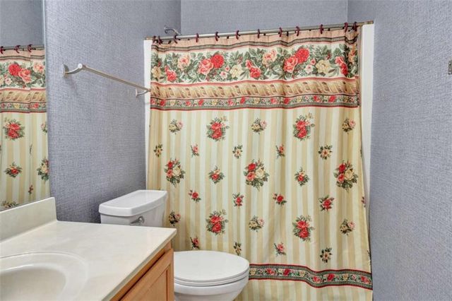 95 Blue Grass Way, Oxford, GA 30054