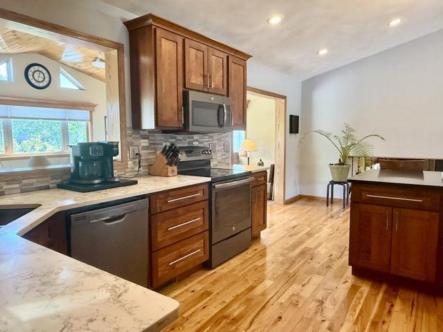1035 Laager LANE, Oshkosh, WI 54902