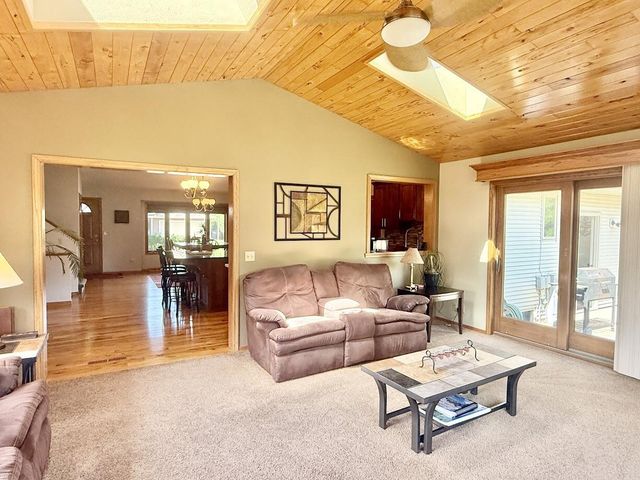 1035 Laager LANE, Oshkosh, WI 54902