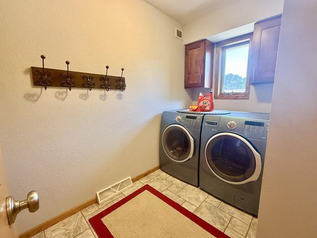 1035 Laager LANE, Oshkosh, WI 54902