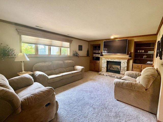 1035 Laager LANE, Oshkosh, WI 54902