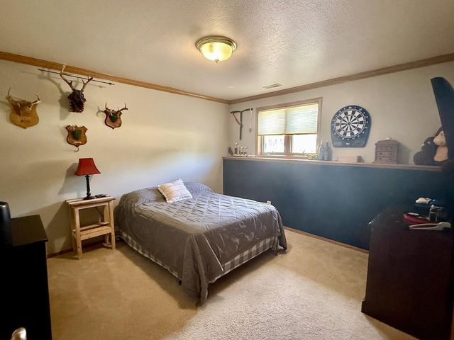 1035 Laager LANE, Oshkosh, WI 54902