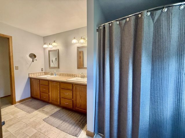 1035 Laager LANE, Oshkosh, WI 54902