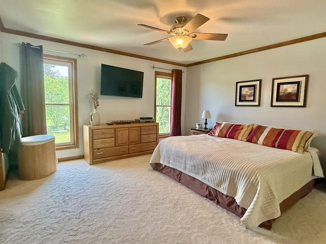 1035 Laager LANE, Oshkosh, WI 54902