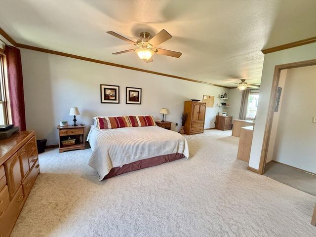 1035 Laager LANE, Oshkosh, WI 54902