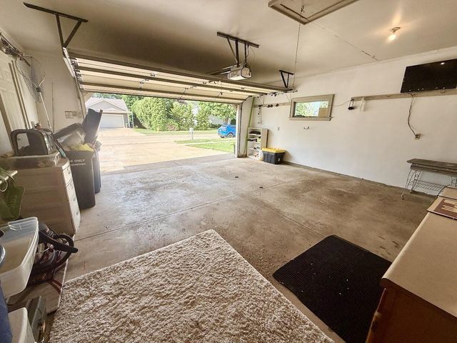 1035 Laager LANE, Oshkosh, WI 54902