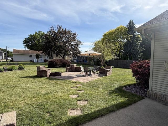 1035 Laager LANE, Oshkosh, WI 54902