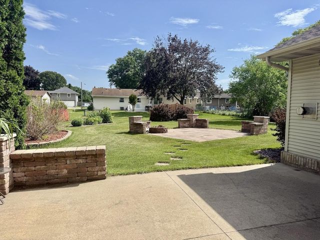 1035 Laager LANE, Oshkosh, WI 54902