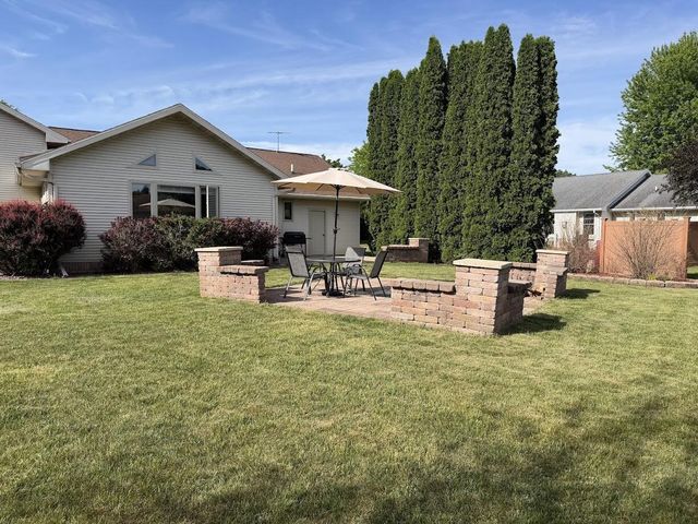 1035 Laager LANE, Oshkosh, WI 54902