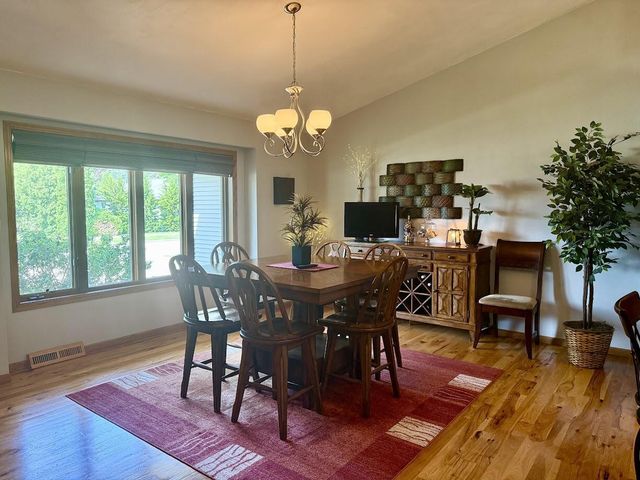 1035 Laager LANE, Oshkosh, WI 54902