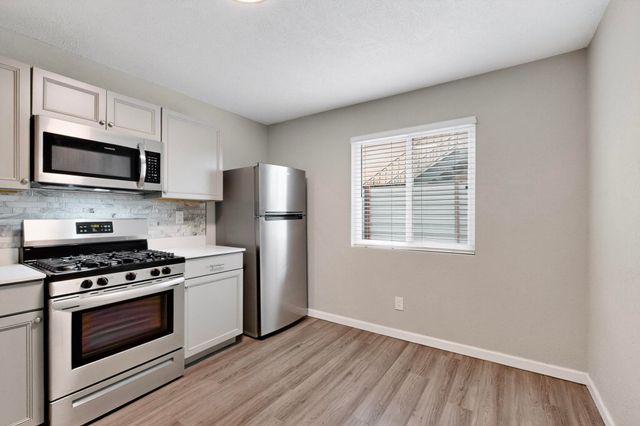 1812 Buena Vista Drive SE 4, Albuquerque, NM 87106