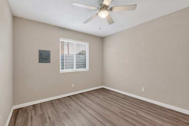 1812 Buena Vista Drive SE 4, Albuquerque, NM 87106