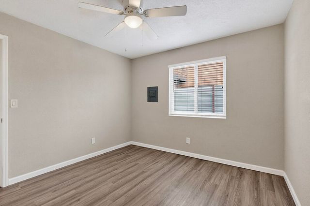 1812 Buena Vista Drive SE 4, Albuquerque, NM 87106