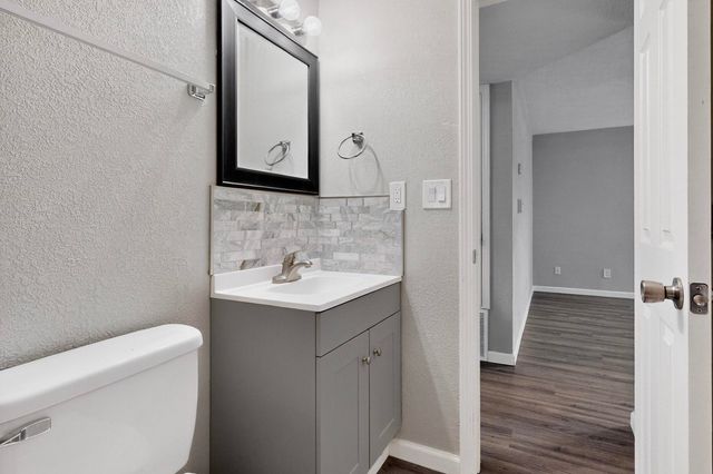 1812 Buena Vista Drive SE 4, Albuquerque, NM 87106