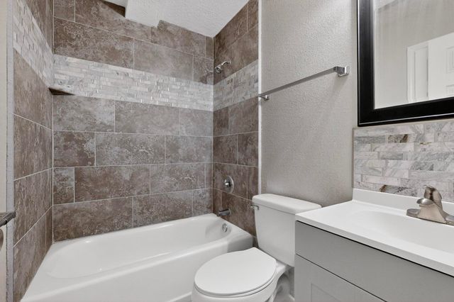 1812 Buena Vista Drive SE 4, Albuquerque, NM 87106