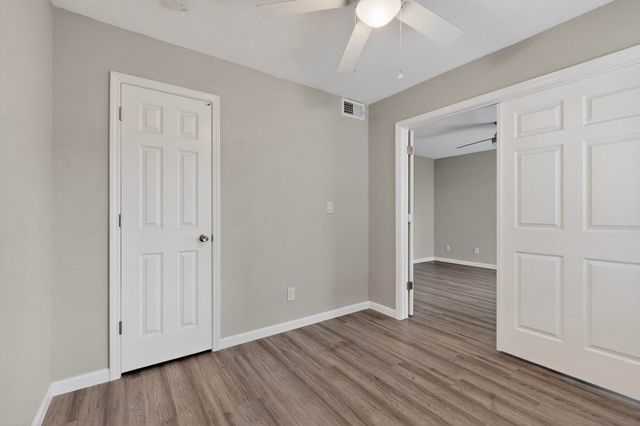 1812 Buena Vista Drive SE 4, Albuquerque, NM 87106