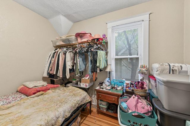 895 Rose Avenue E, Saint Paul, MN 55106