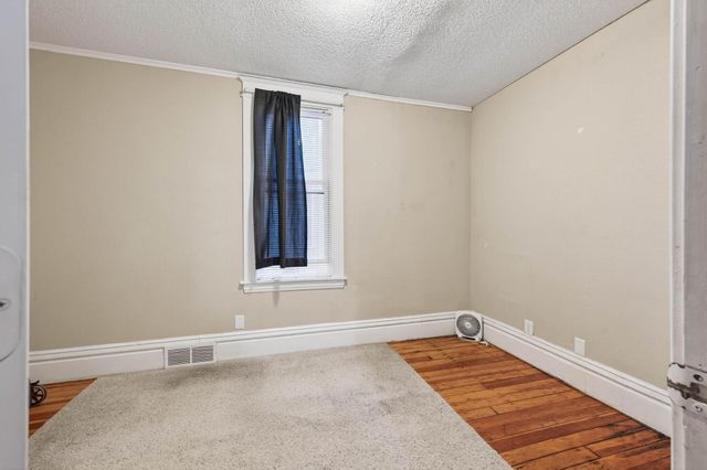 895 Rose Avenue E, Saint Paul, MN 55106