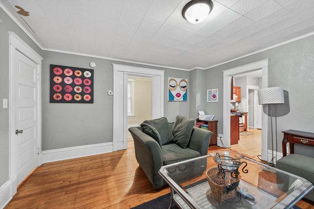 895 Rose Avenue E, Saint Paul, MN 55106