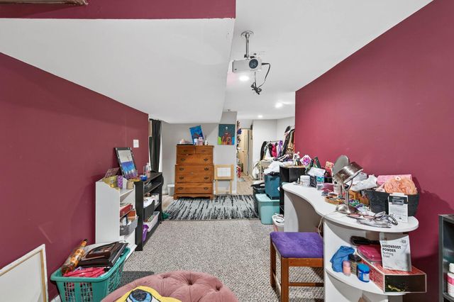 895 Rose Avenue E, Saint Paul, MN 55106