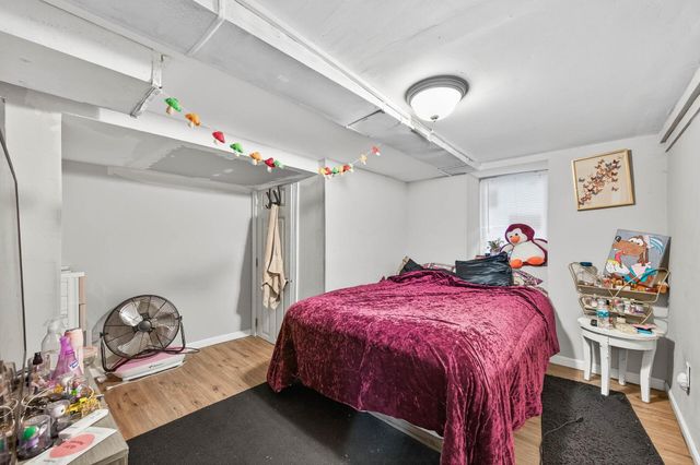 895 Rose Avenue E, Saint Paul, MN 55106