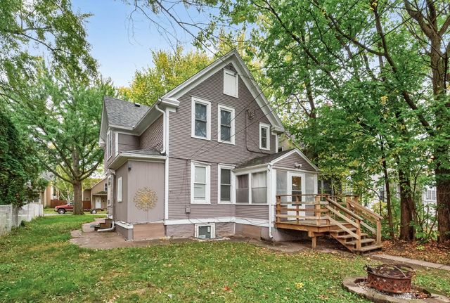 895 Rose Avenue E, Saint Paul, MN 55106