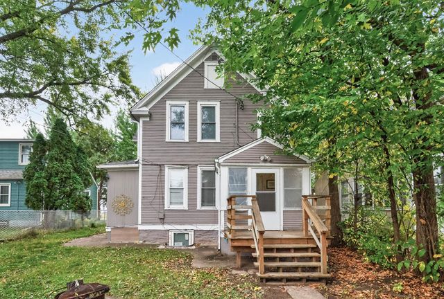 895 Rose Avenue E, Saint Paul, MN 55106