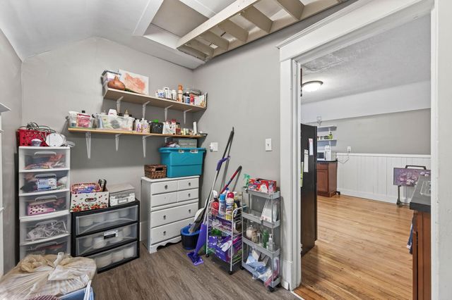 895 Rose Avenue E, Saint Paul, MN 55106