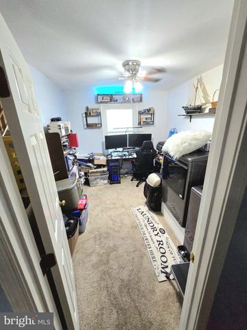 186 APPLE ORCHARD DR, Linden, VA 22642