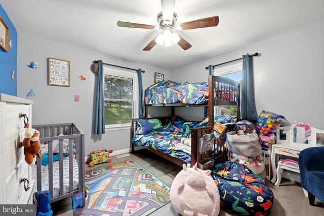 186 APPLE ORCHARD DR, Linden, VA 22642