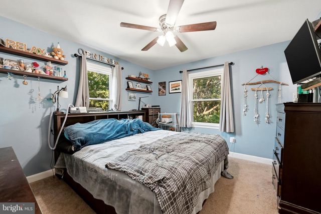 186 APPLE ORCHARD DR, Linden, VA 22642