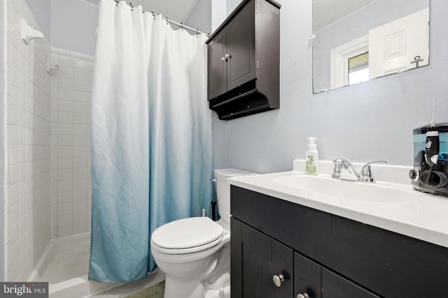 186 APPLE ORCHARD DR, Linden, VA 22642