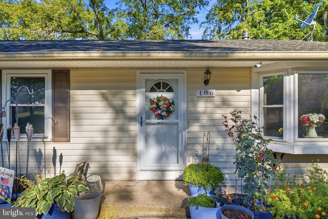 186 APPLE ORCHARD DR, Linden, VA 22642