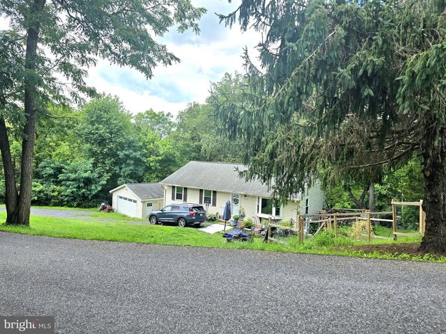 186 APPLE ORCHARD DR, Linden, VA 22642