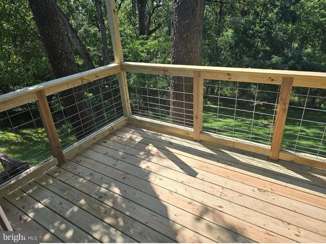 186 APPLE ORCHARD DR, Linden, VA 22642