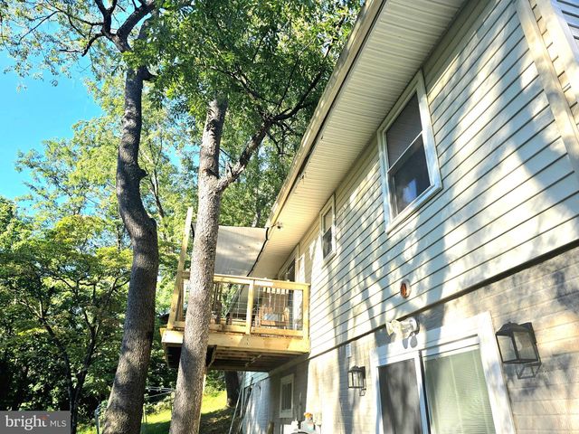 186 APPLE ORCHARD DR, Linden, VA 22642