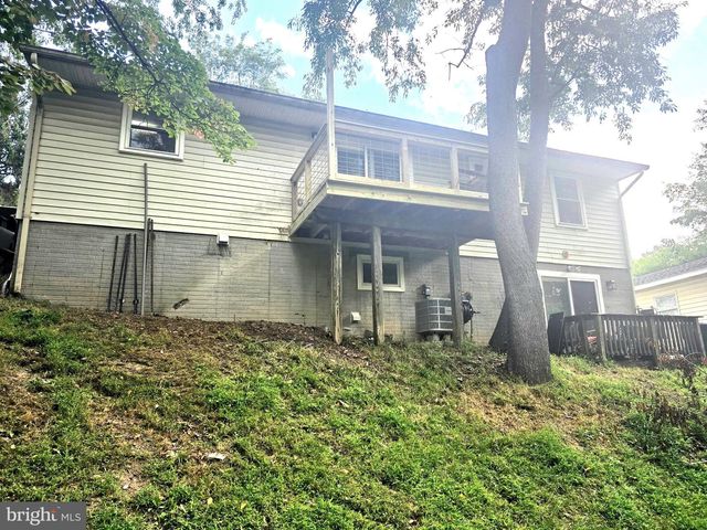 186 APPLE ORCHARD DR, Linden, VA 22642