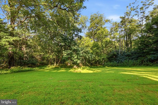 186 APPLE ORCHARD DR, Linden, VA 22642