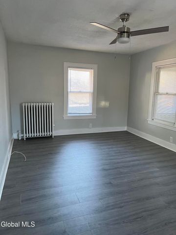 2239 Rosendale Road, Niskayuna, NY 12309