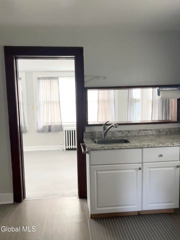 2239 Rosendale Road, Niskayuna, NY 12309